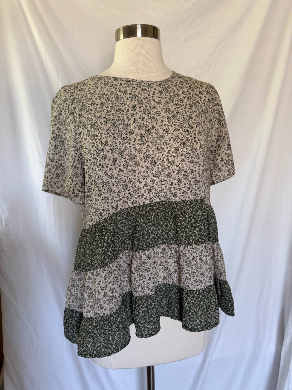 Tiered Sage Green Medium Paper Crane Floral Top